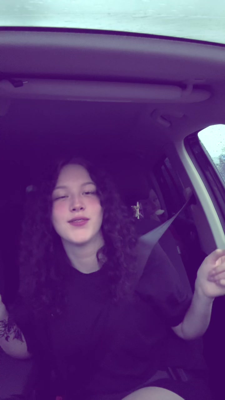 @^•^