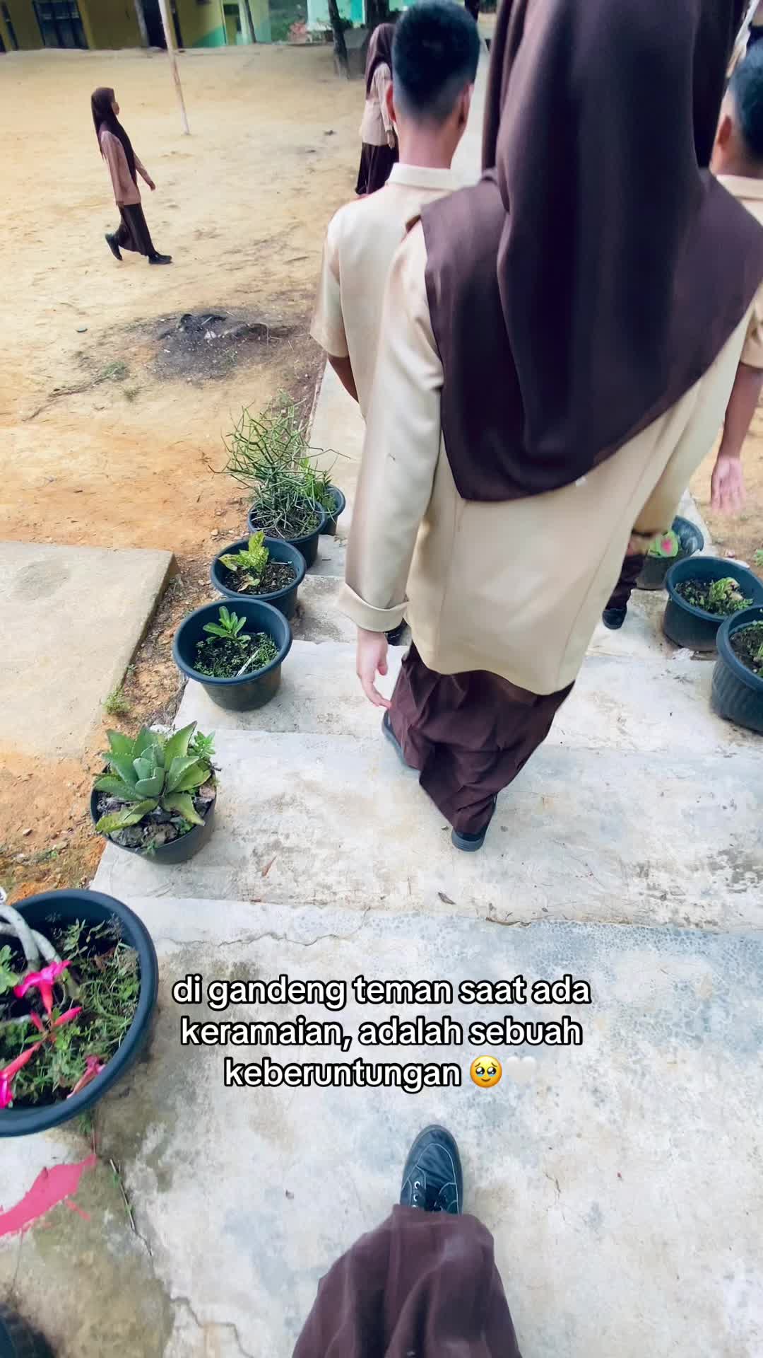 @𝓱𝓲 , 𝓲𝓷𝓲 𝓷𝓸𝓷𝓪𝔂𝔂𝔂𐙚
