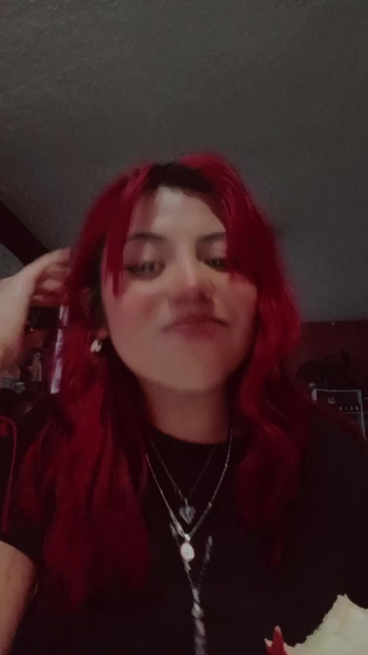 @Daniela_sempaii