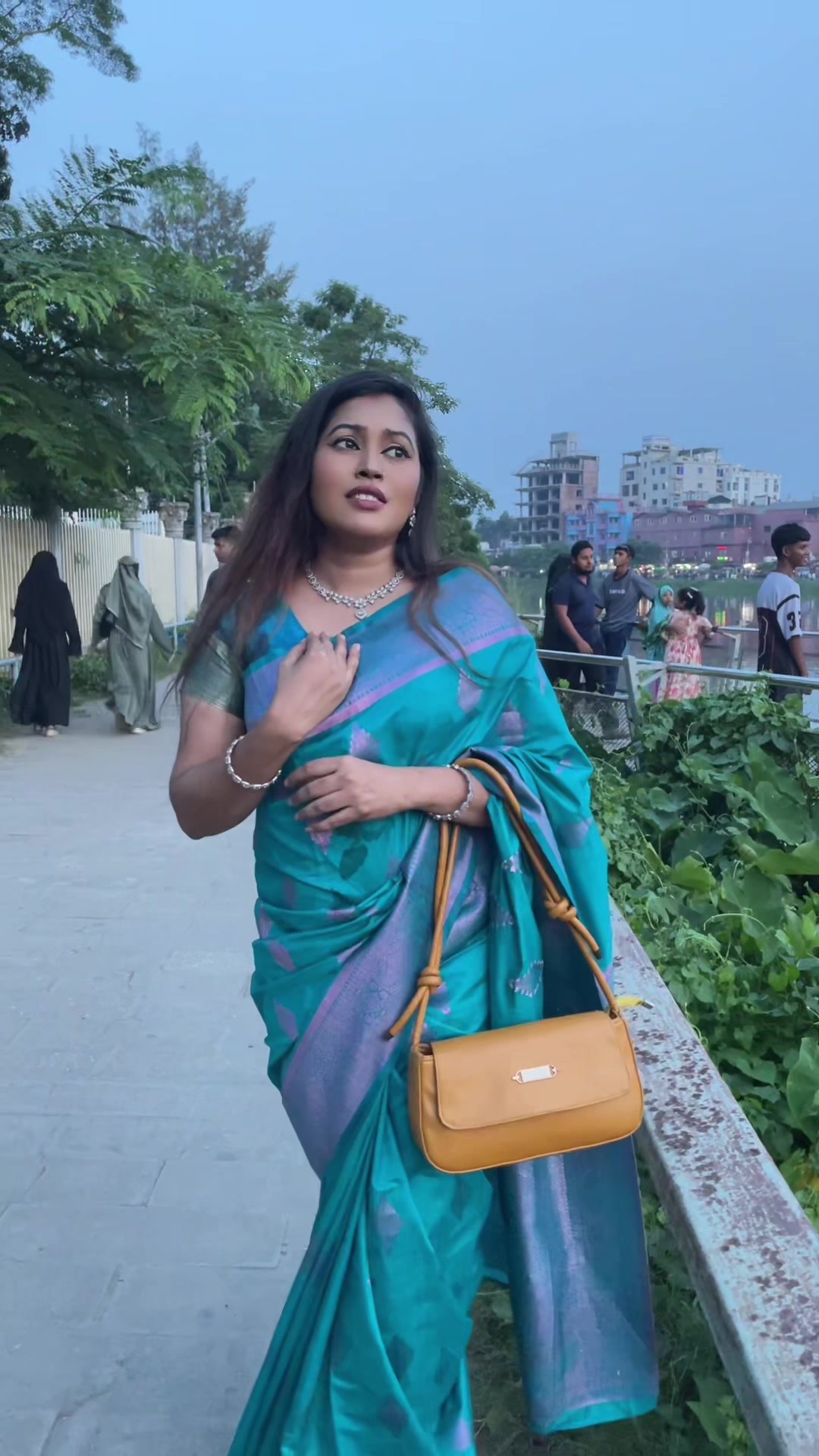 @Lita Khan