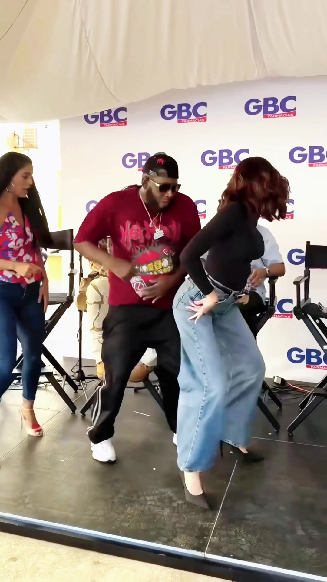 @Mr Black La Fama