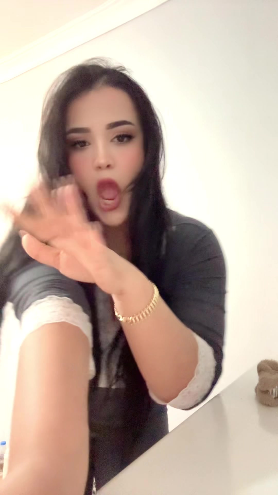 @MÄHRI VINES🖤🤚