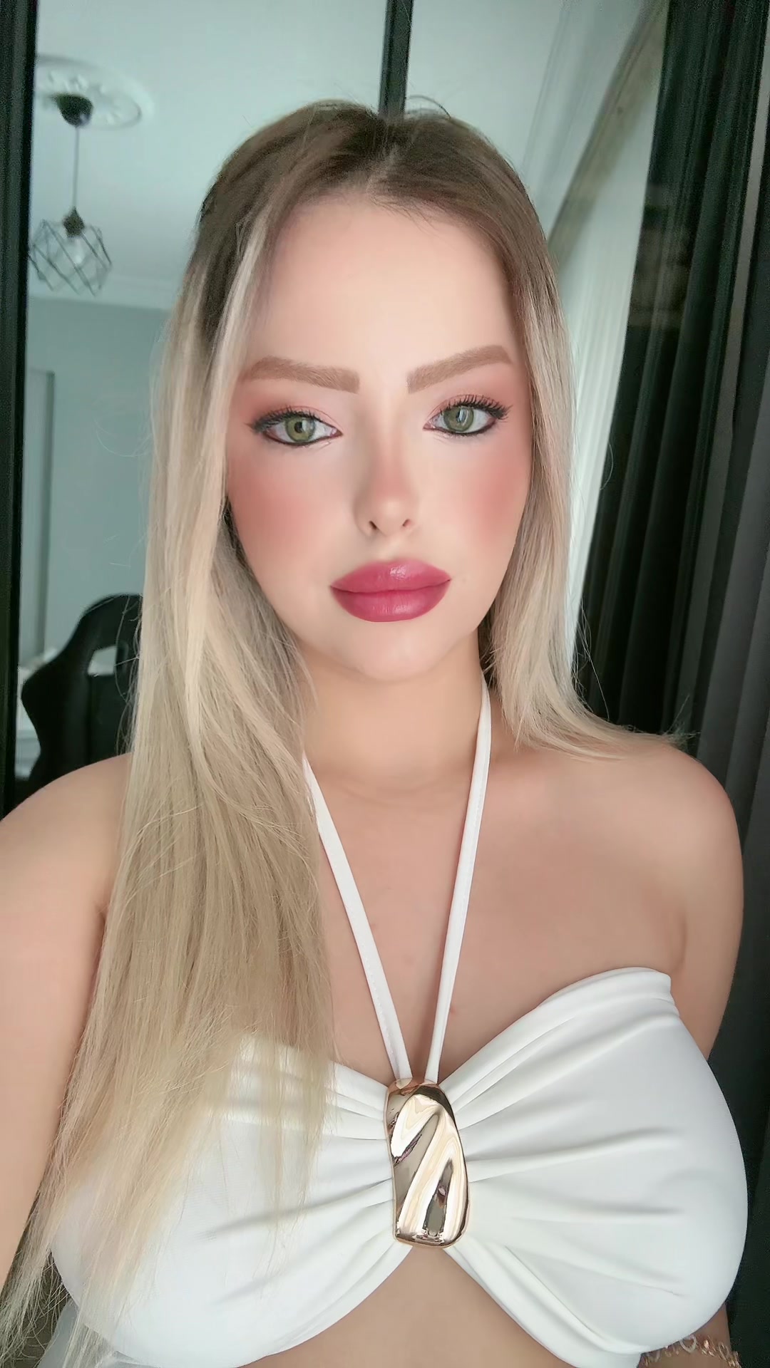 @𝐄🪶