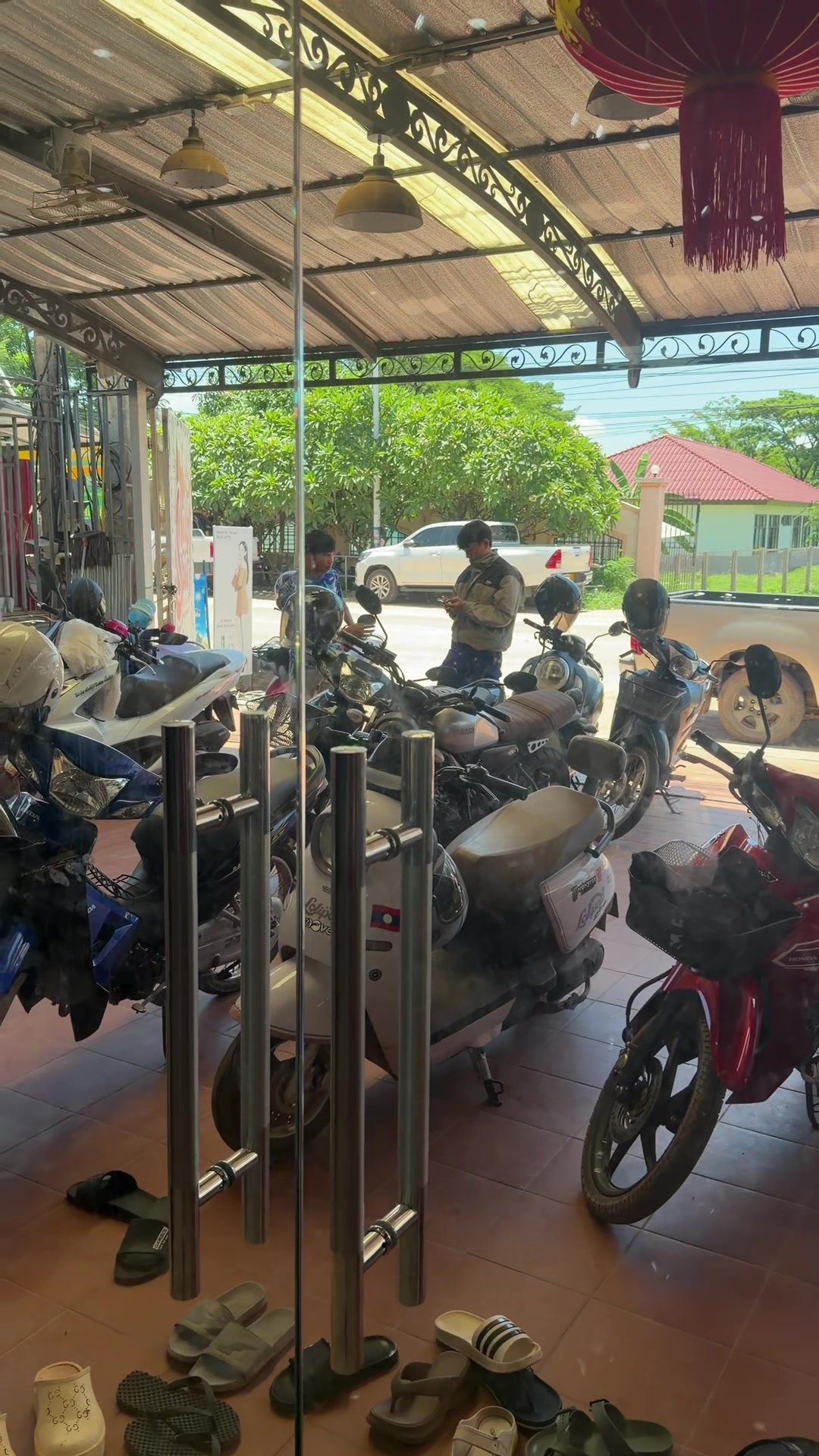 @ເຊີລີ້ ຂາຍເຄື່ອງກິລາ