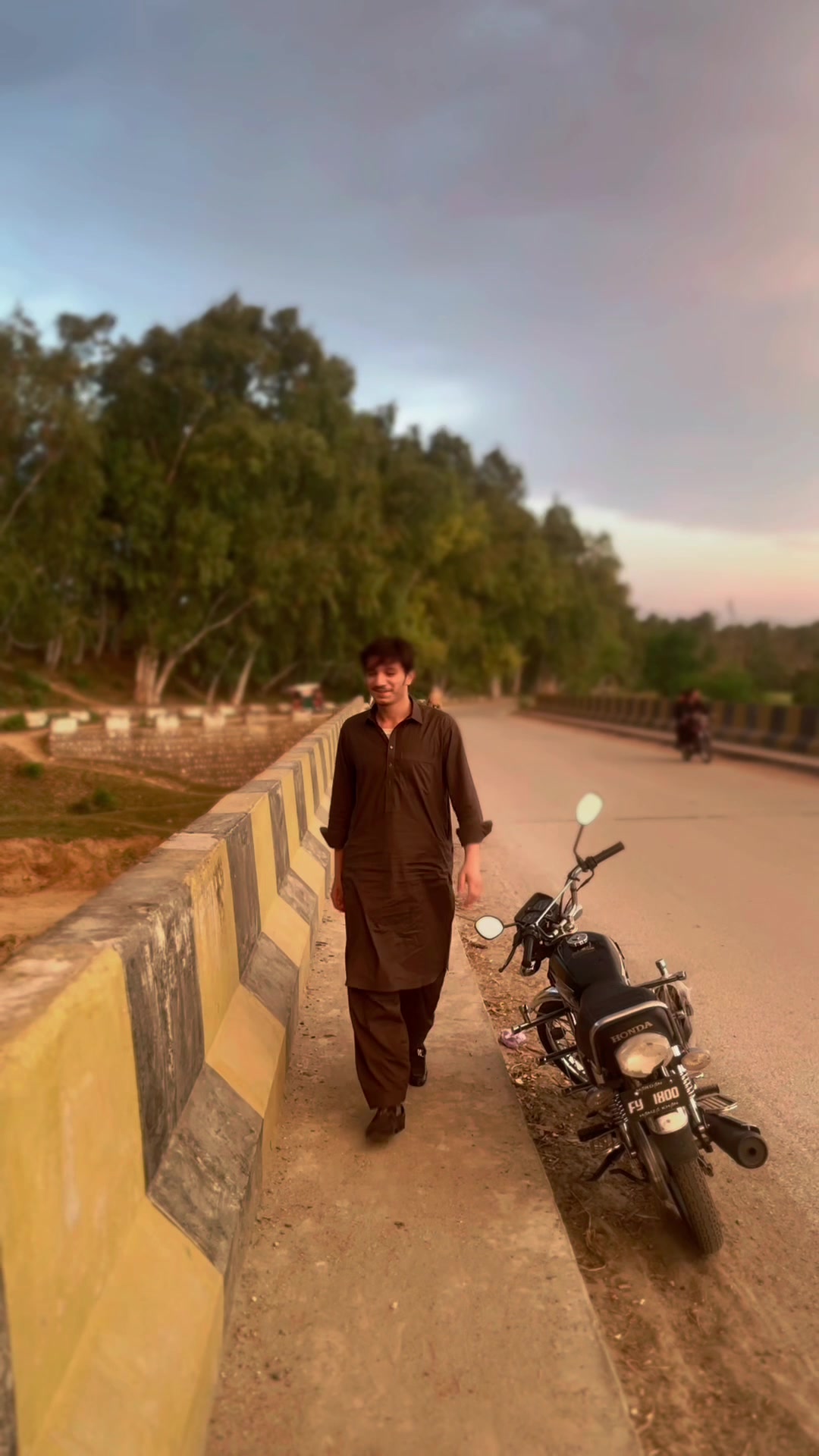 @HaMzA🤍🕊✨️