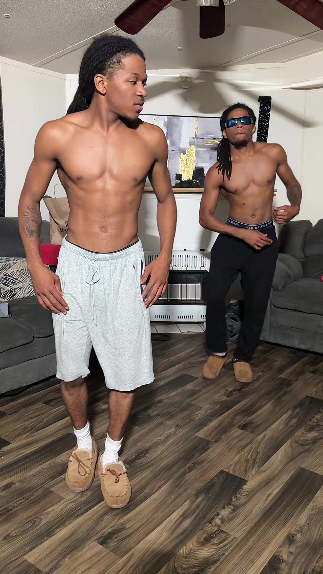 @Ghettotwins_