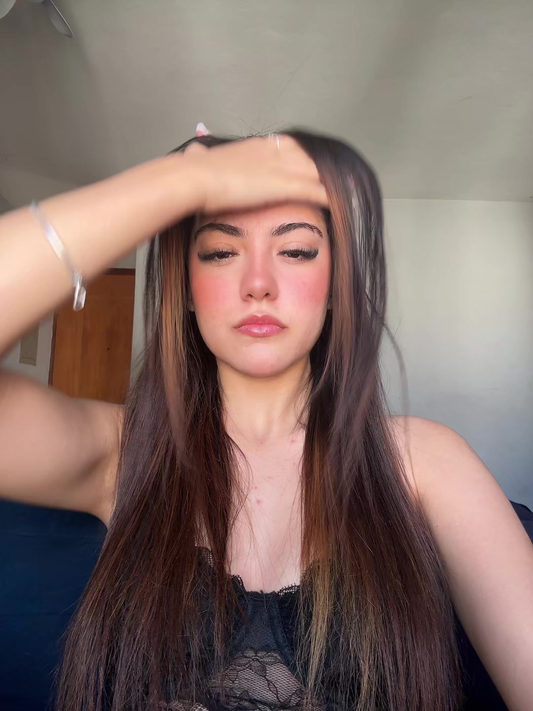 @Ladonii