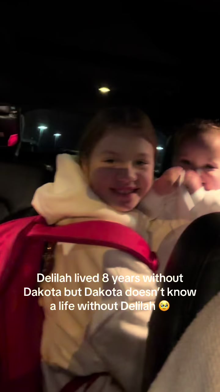 @Elizabeth & Teresa 🌈❤️