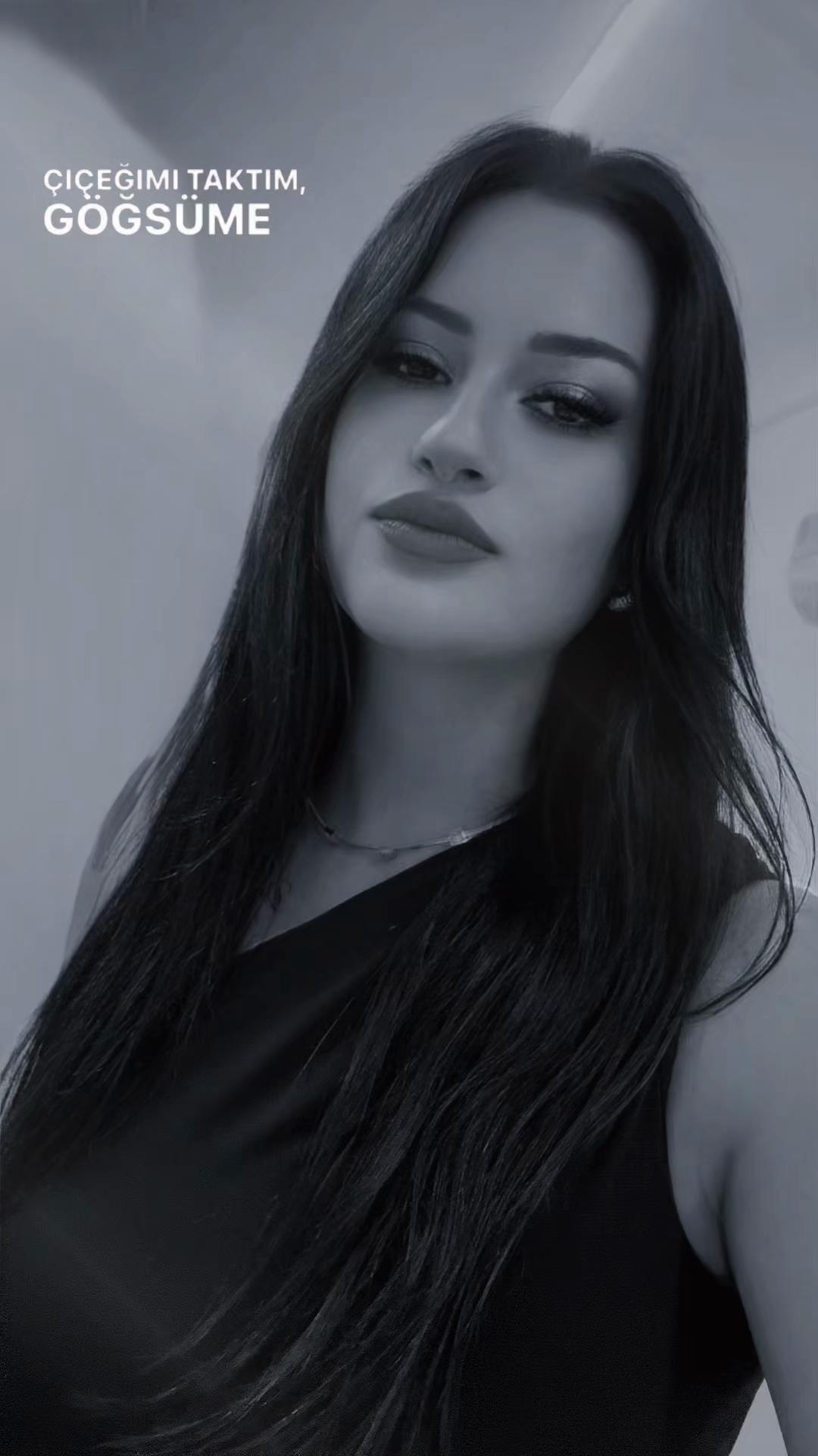 @busraerlik