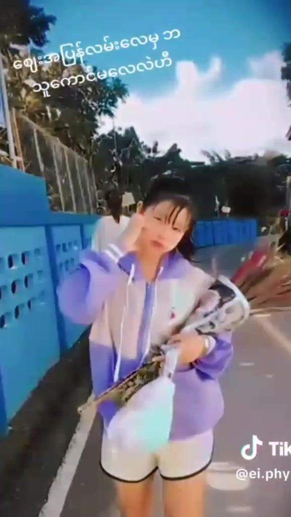 @ei.phyu😘🤪🤪🥰