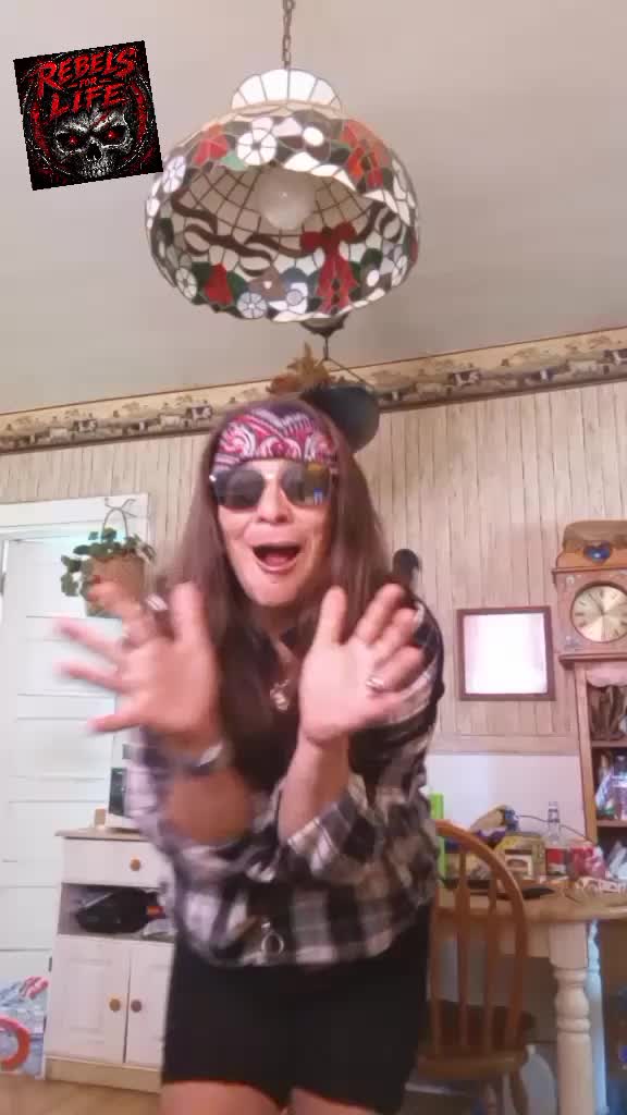 @🖤❤️🤟REBEL Danielle Cerda772