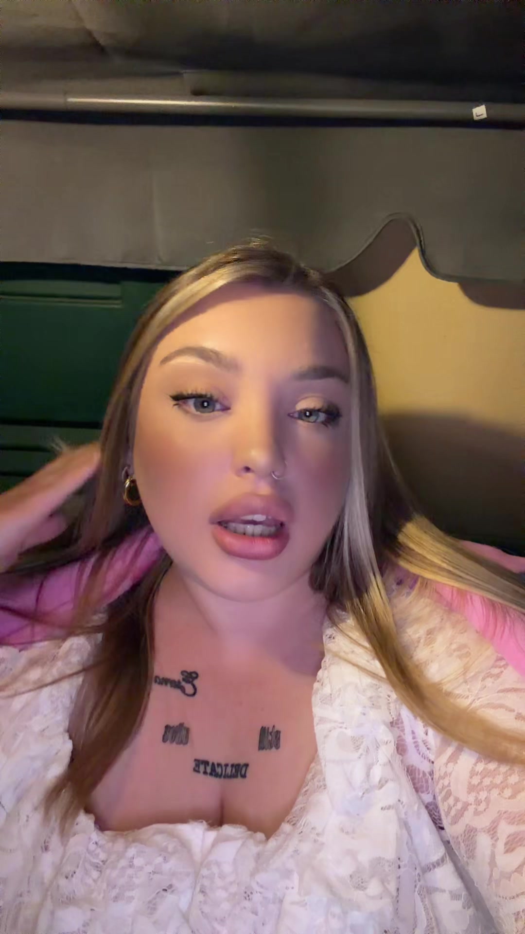 @Ross33lla__