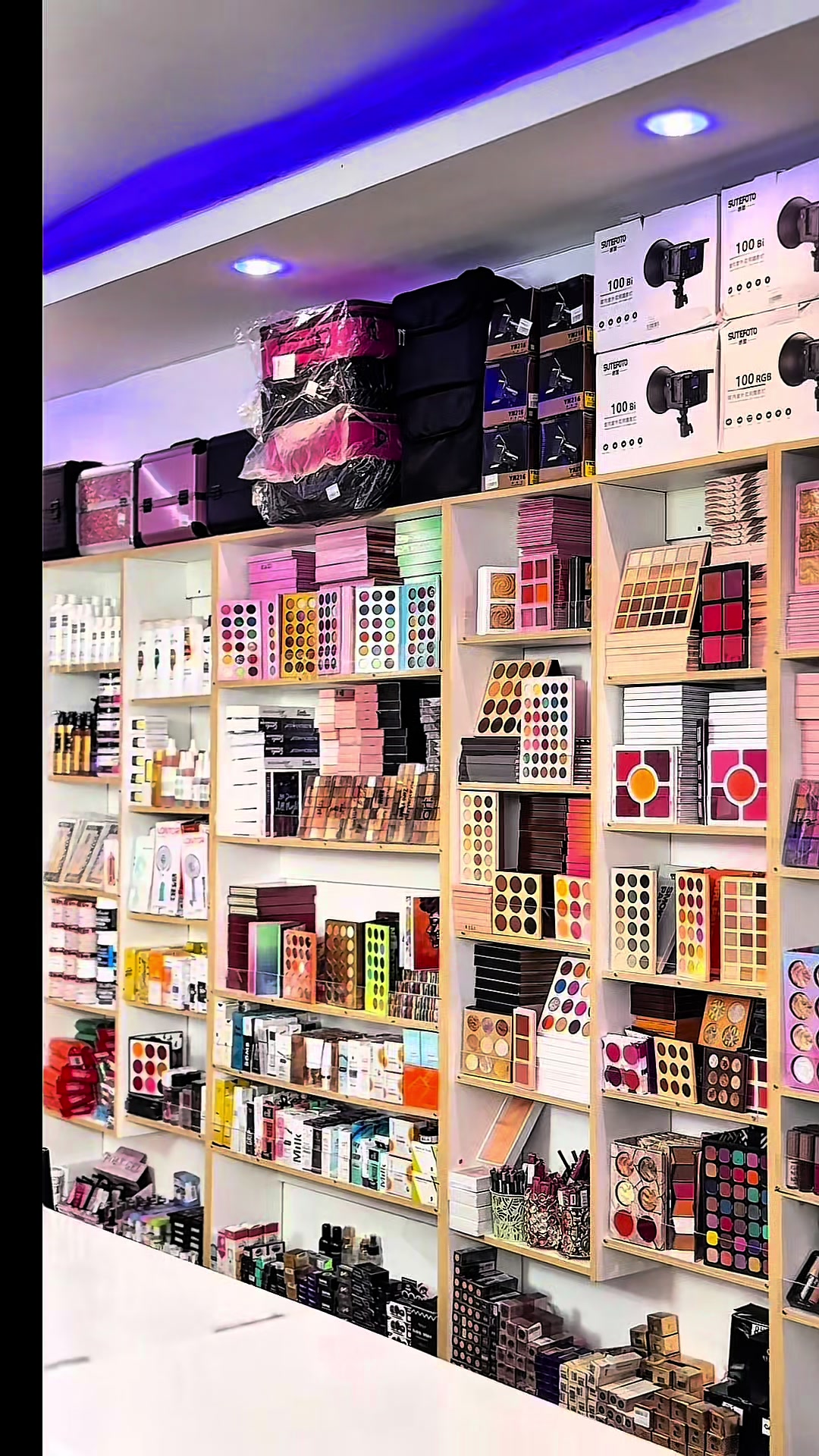 @Glo Classic Beauty Palour