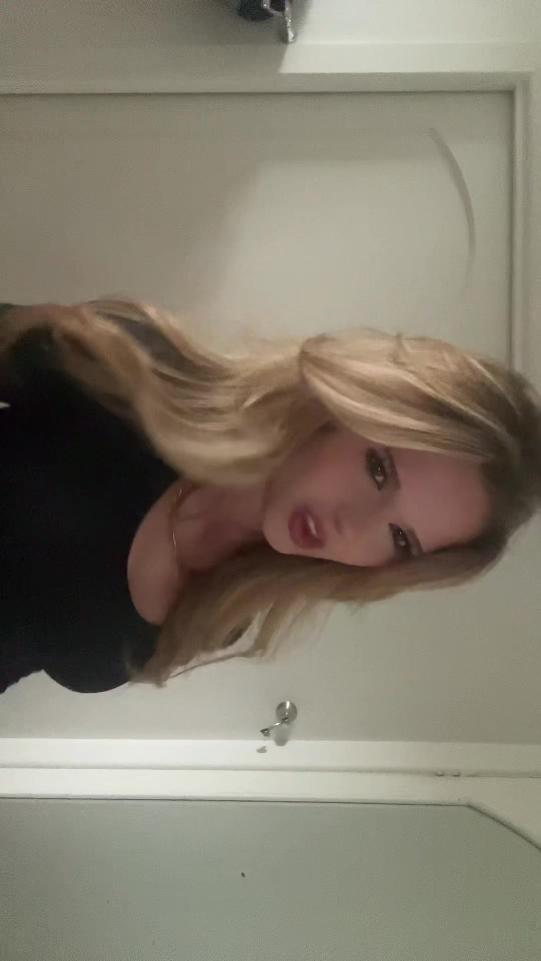 @laurabb