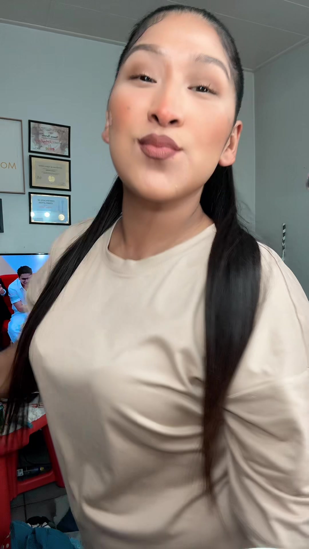 @_ParedesParedes