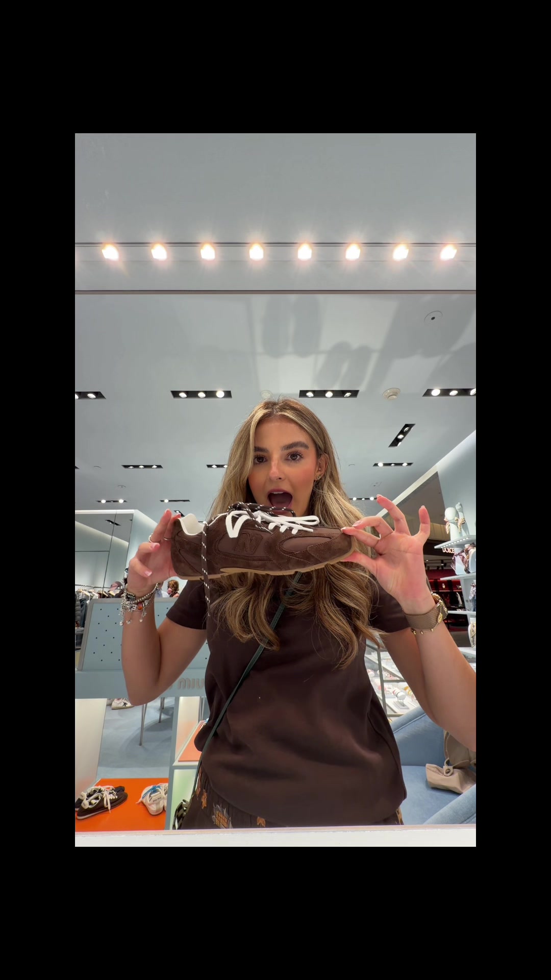 @Mariana Neumann