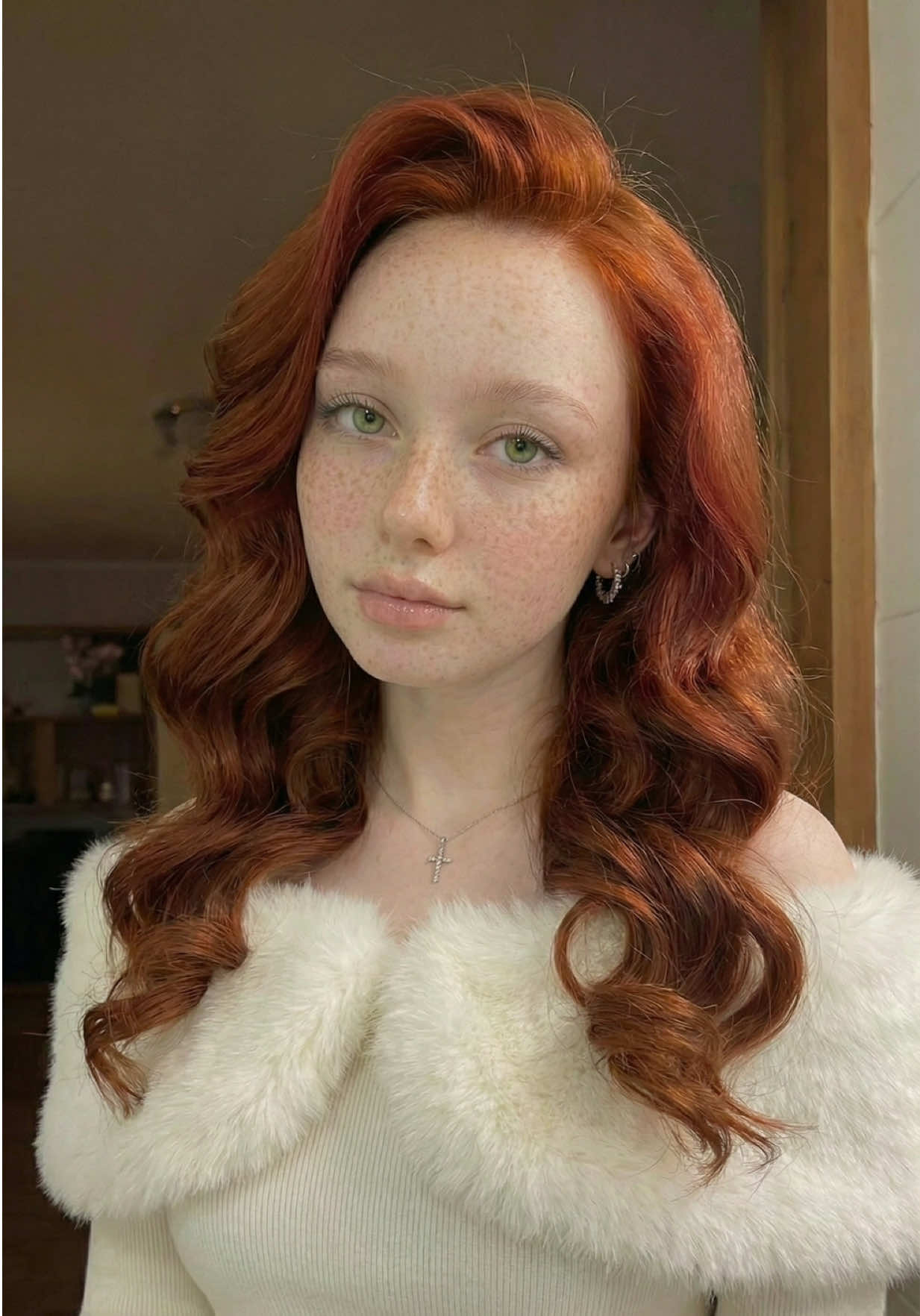 @Луна