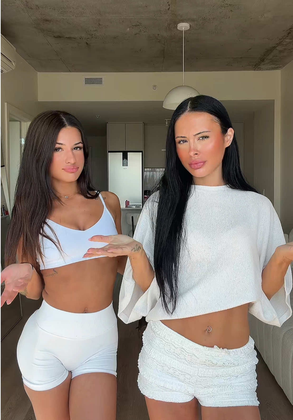 @naomielemire