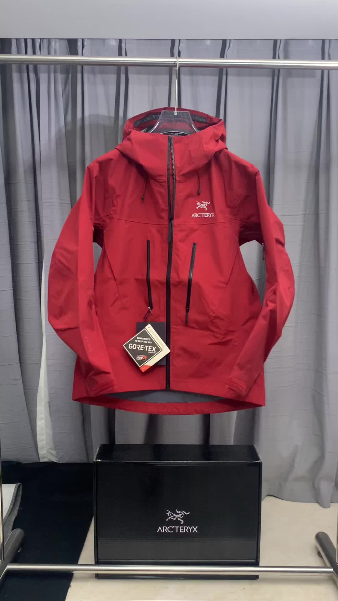 @skiingjacket