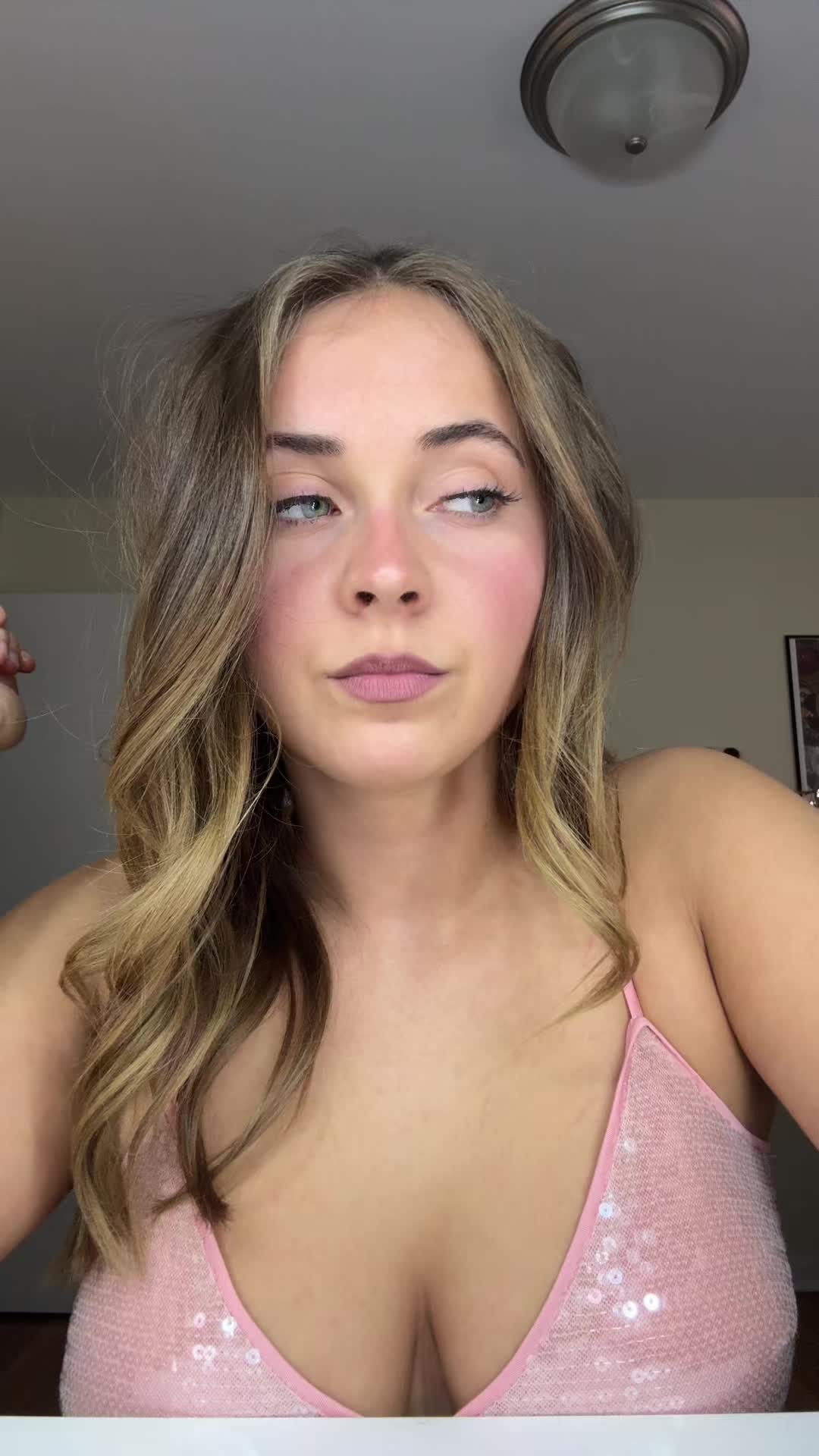 @Megan🎧🤍🫧🪩