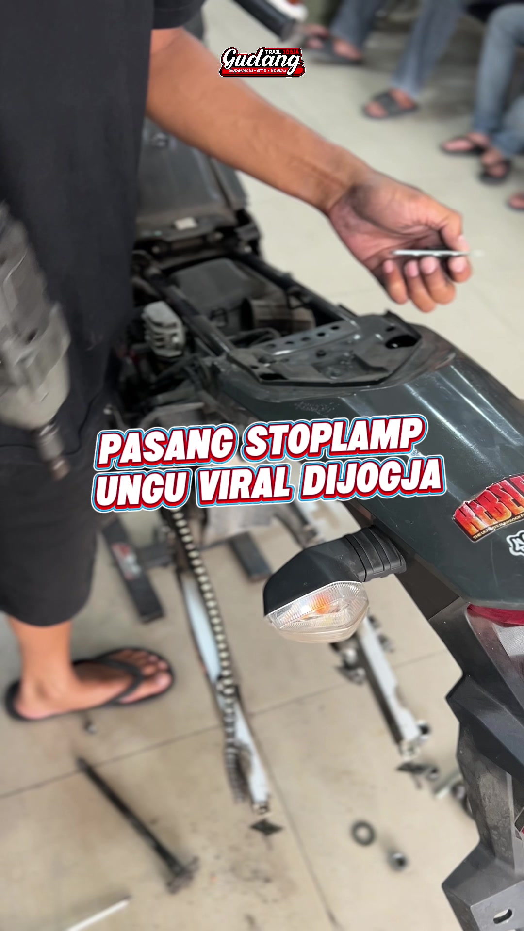 @Offline Store Gudang TraiI