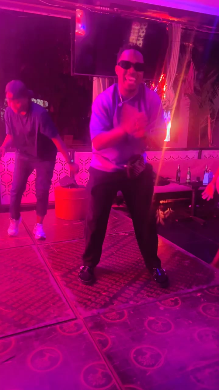 @MK🇺🇬