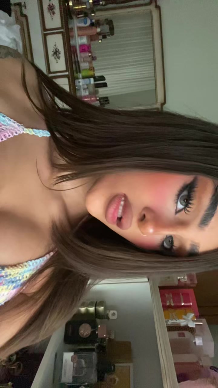 @hellenaslh