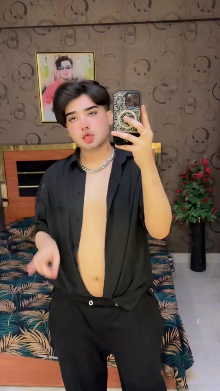 @Cute Boy🤩⚡️♥️