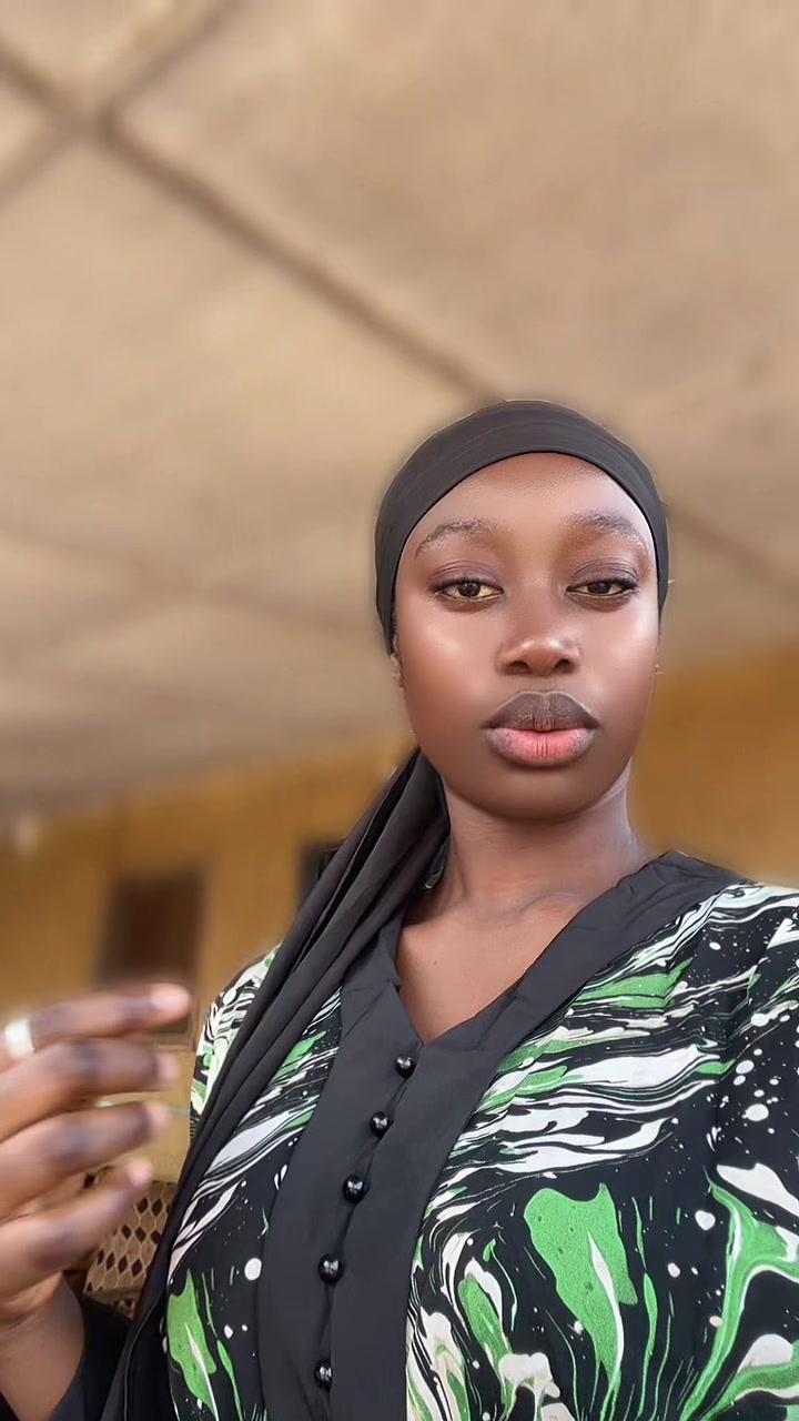 @☘️🖇️La Fille aux gros yeux ❤️