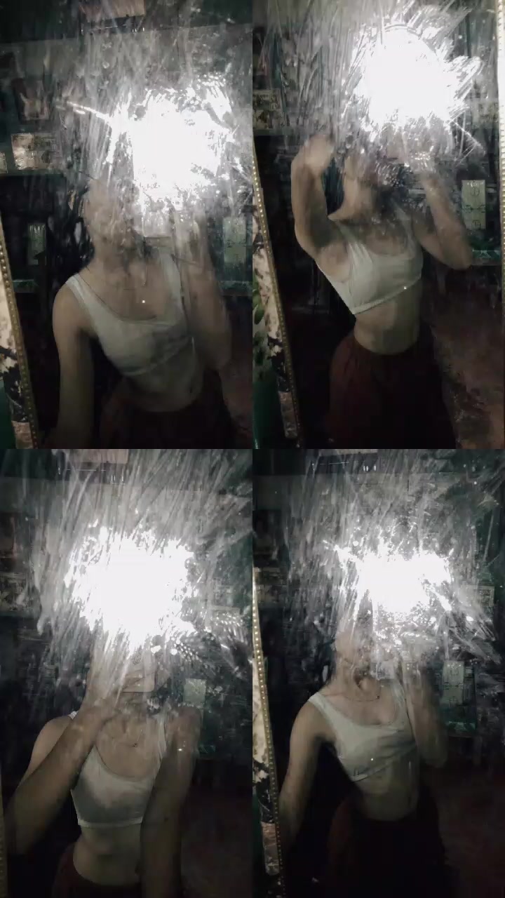 @ITZUKI>.<