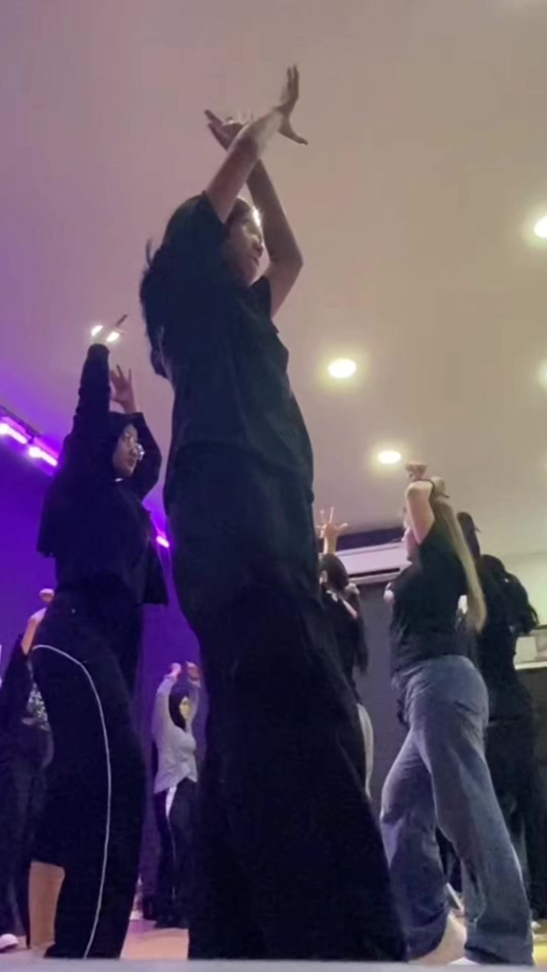 @vay_dance
