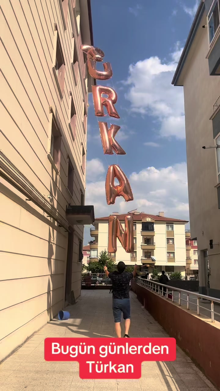 @Minnoş s&uuml;s ve parti evi