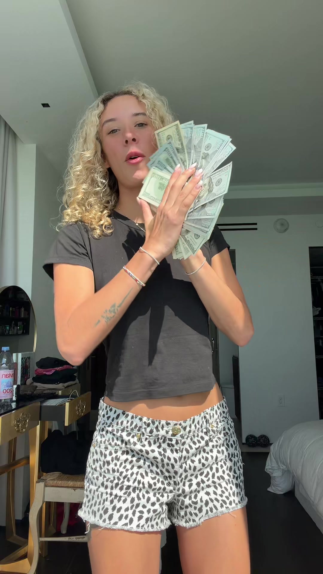 @Iz
