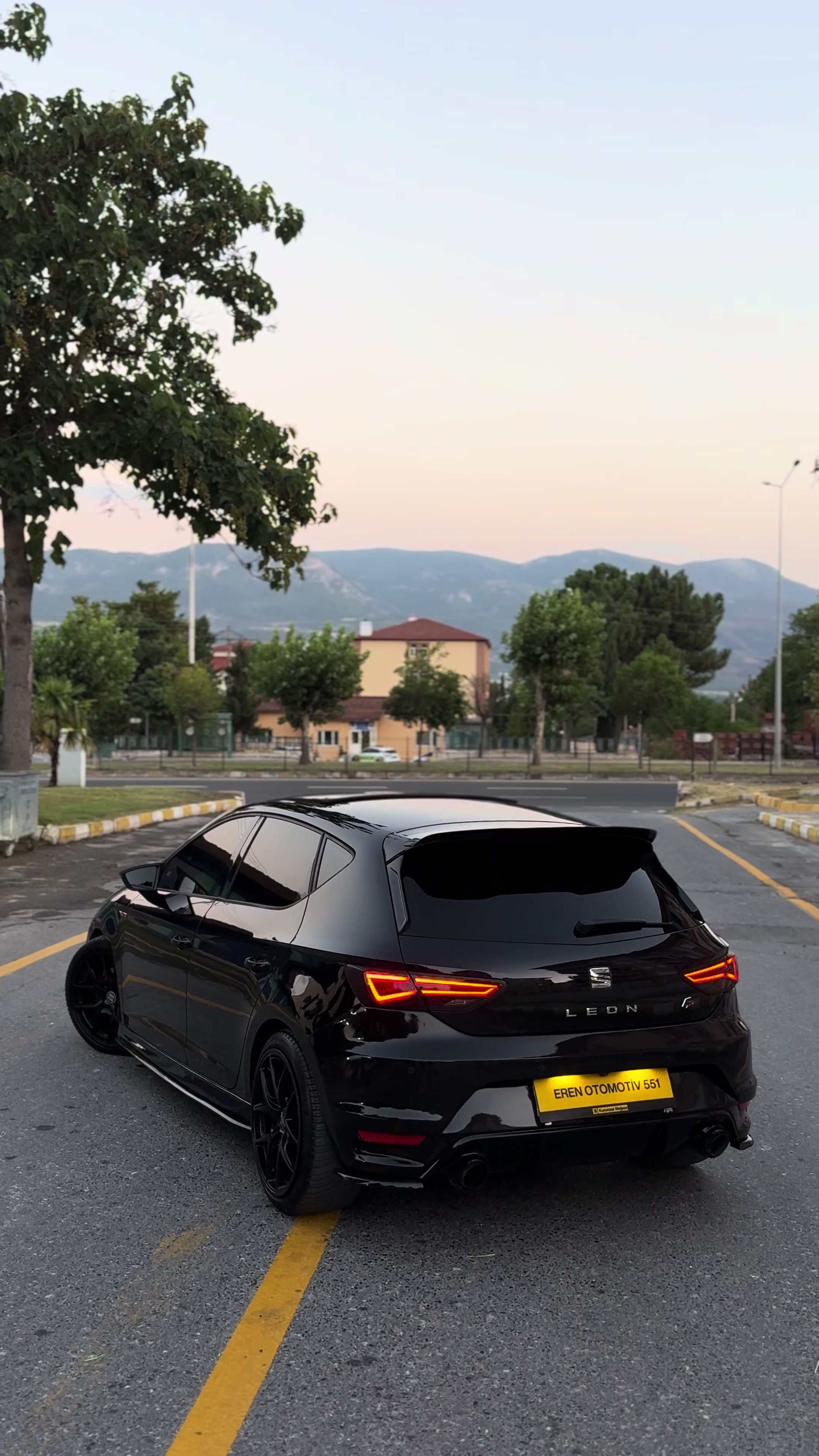 @𝐄𝐀
