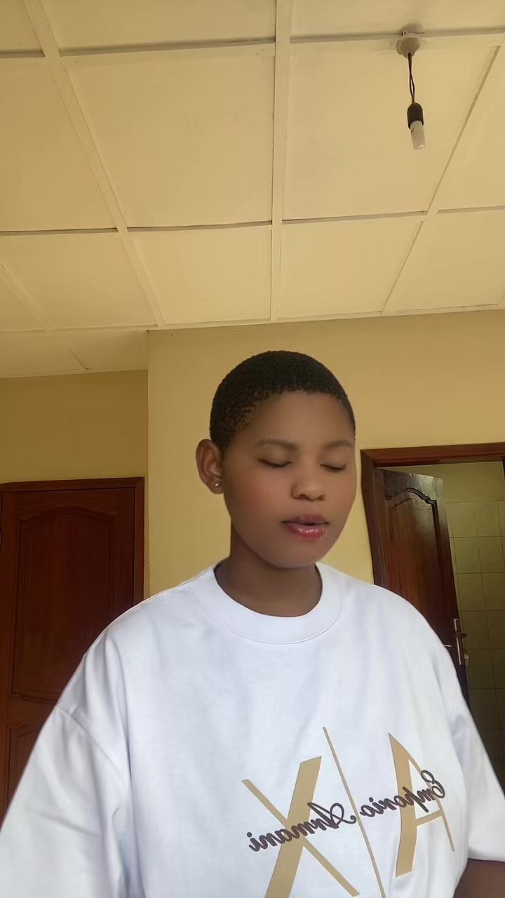 @Adrienne 🌸🦋🇨🇩