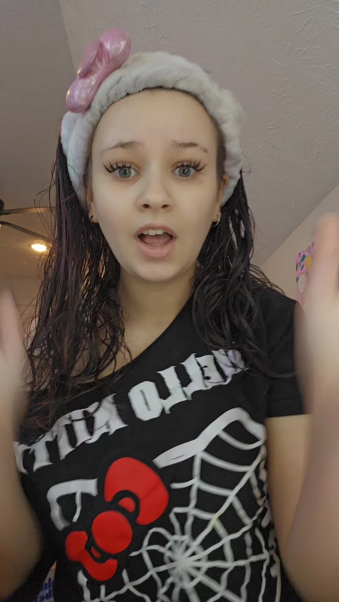 @JustJonnika🦇🐈⬛️🖤