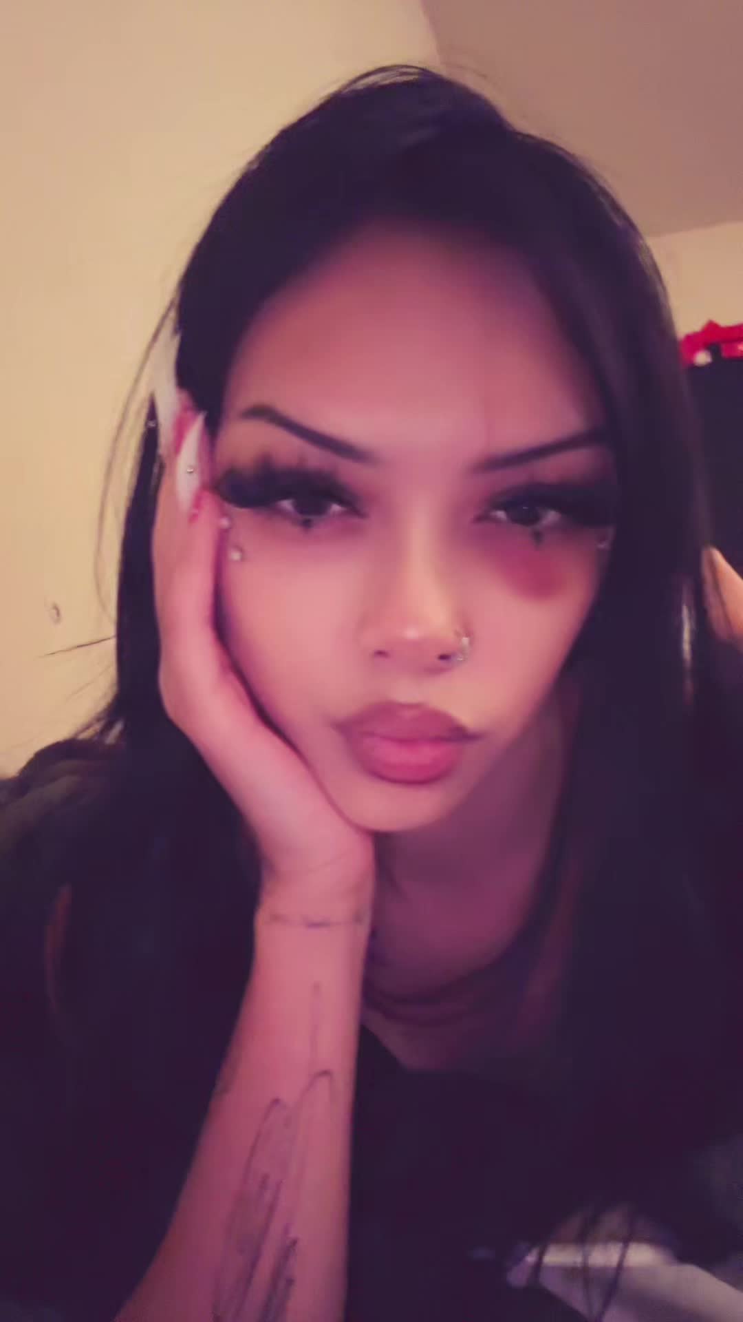 @⃟