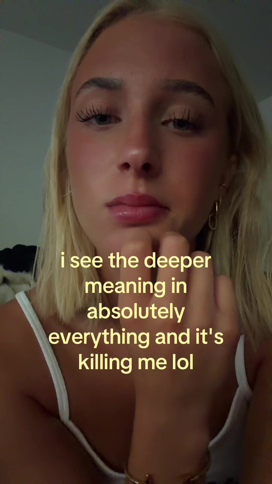 @theelliebarker