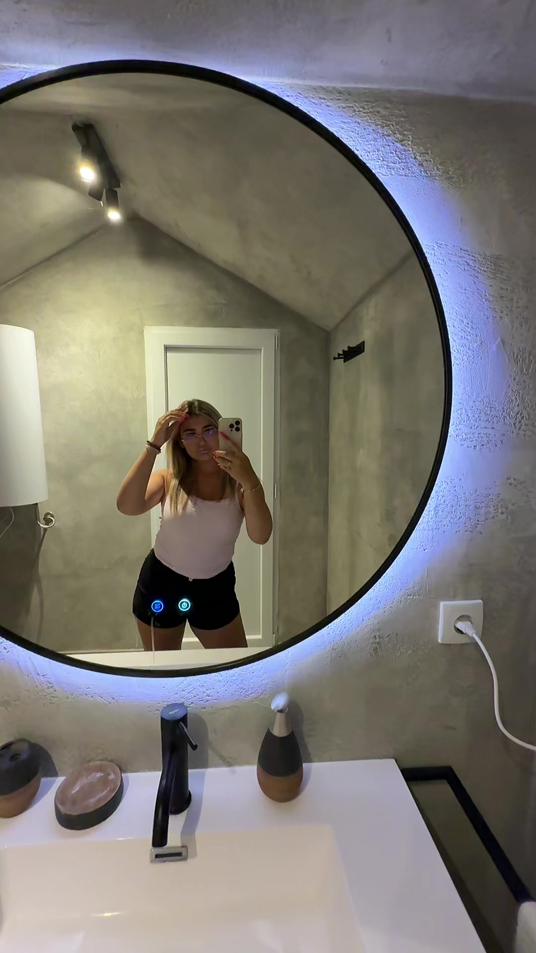 @djelica98