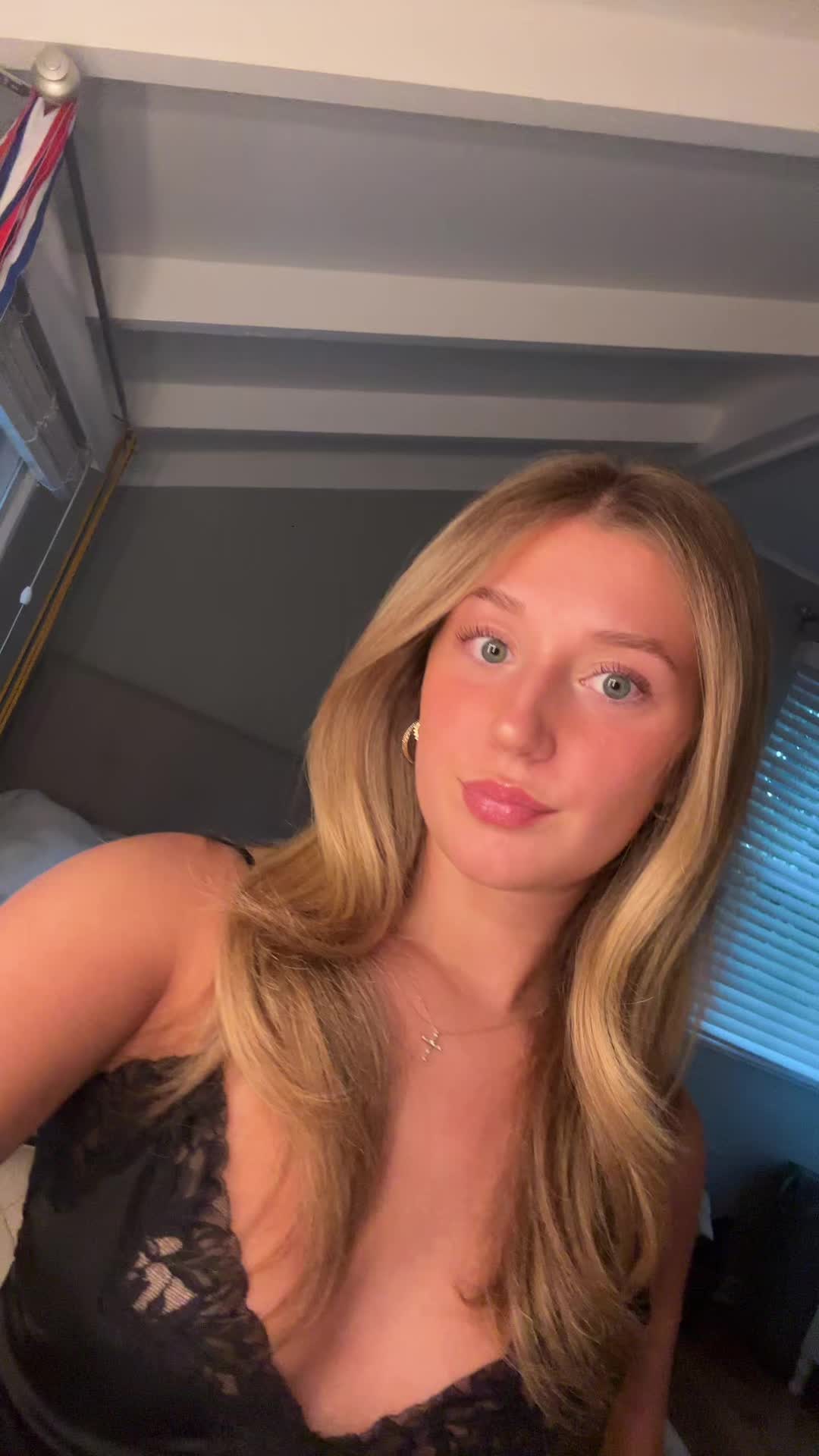 @izzyyyrusso