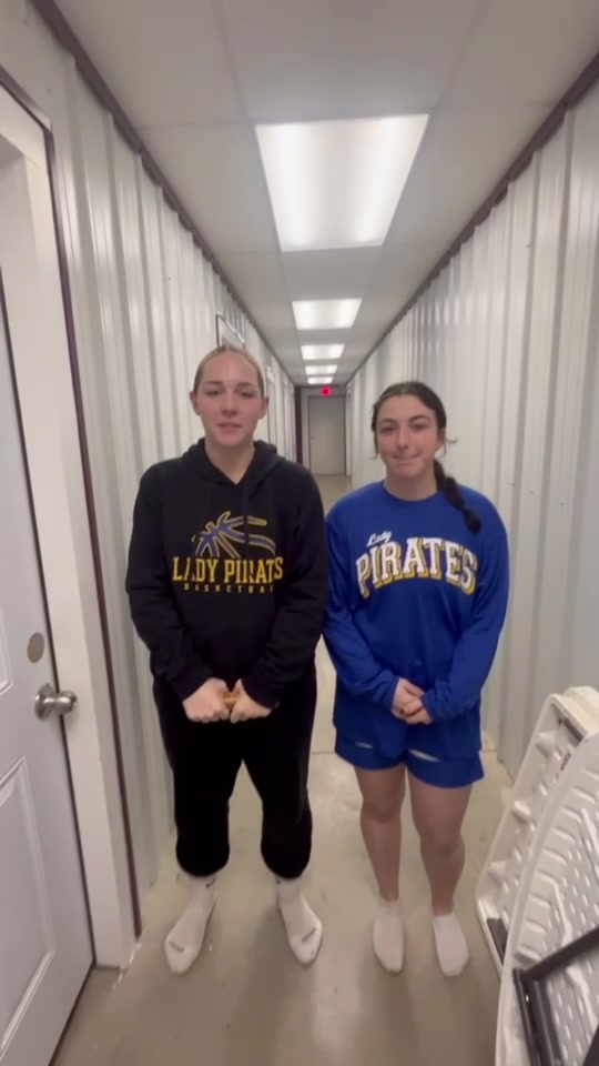 @Lady_Pirates_Barstool