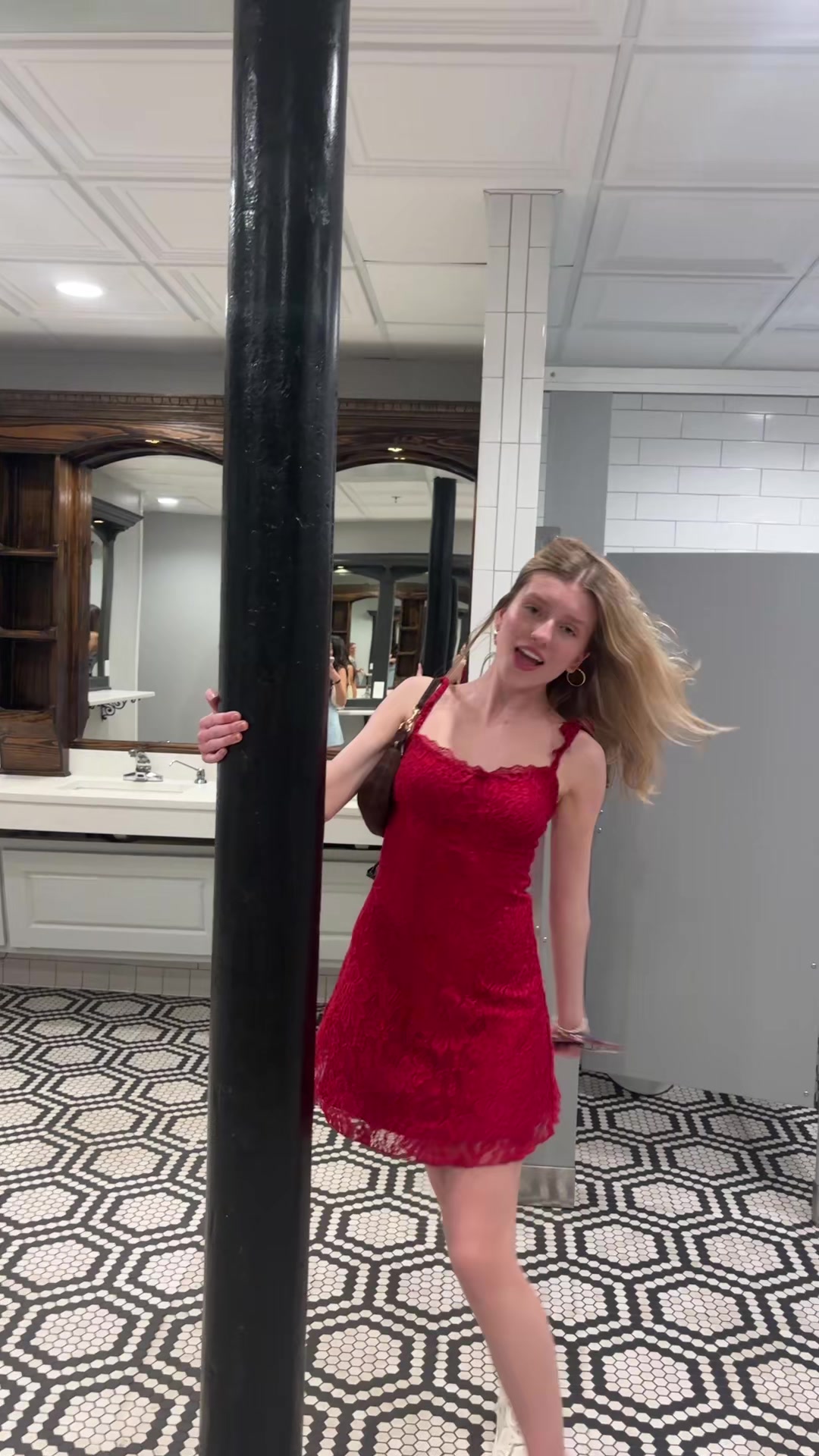 @Bella