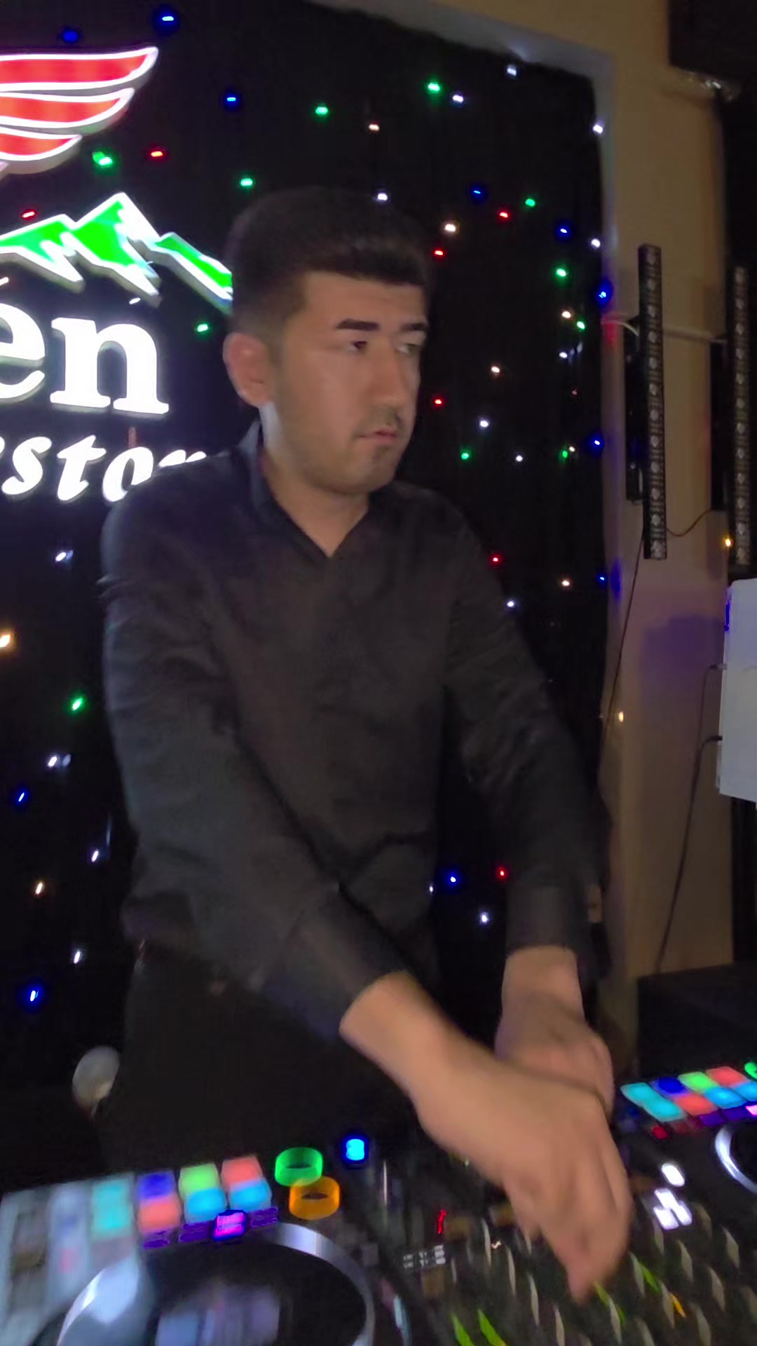 @DJ HeNiX