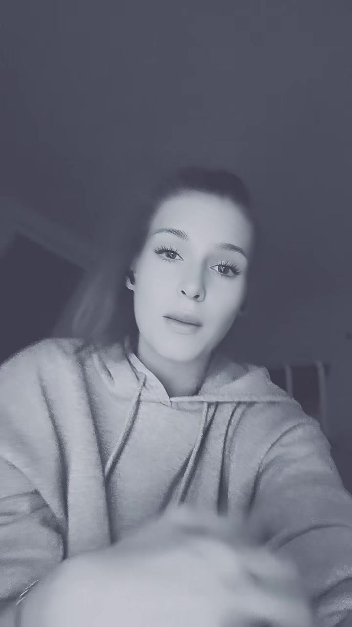 @_ᚠᚨᚾᚾᛃᛒᚱᛟᚾᚲ99_