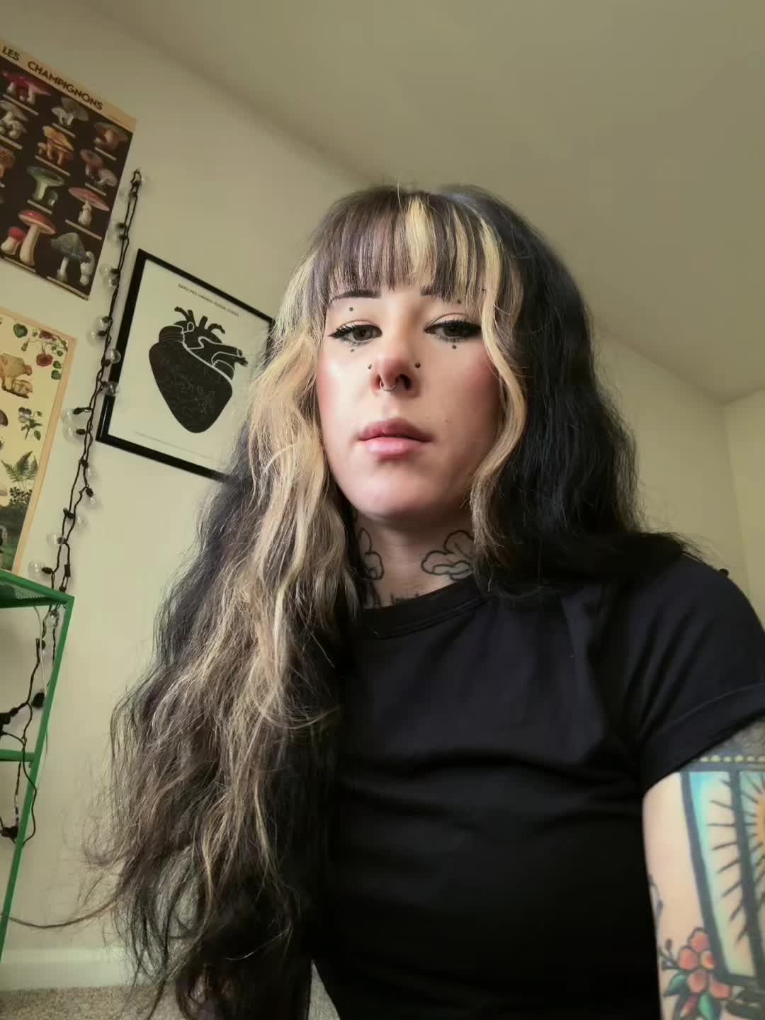 @𝖑𝖎𝖓𝖟𝖒𝖊𝖈
