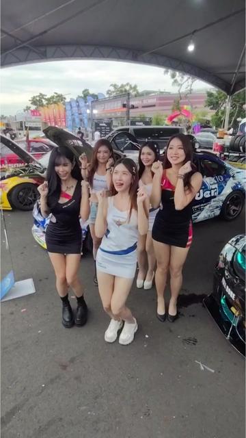 @Omina