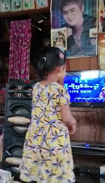 @ေပ်ွာ္ရႊင္စရာ မိသားစုကမၻာ😍