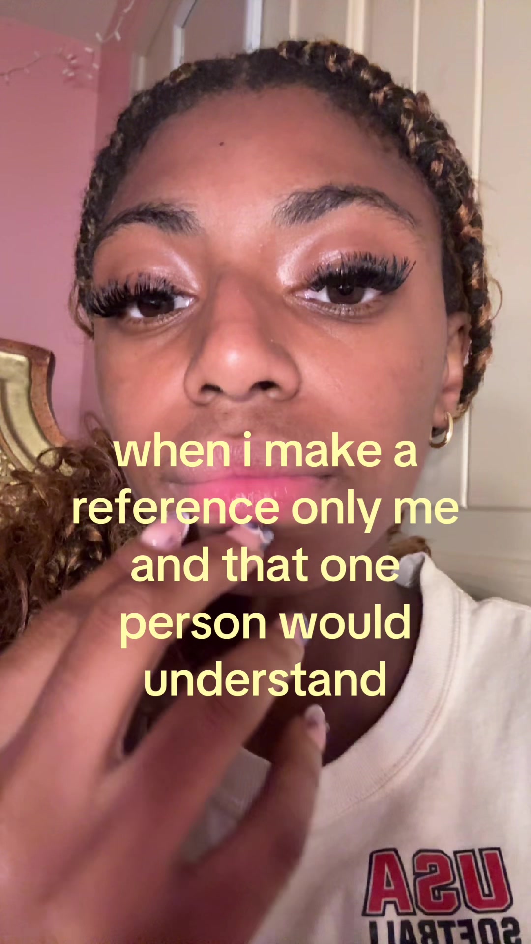 @shaniya ᥫ᭡.