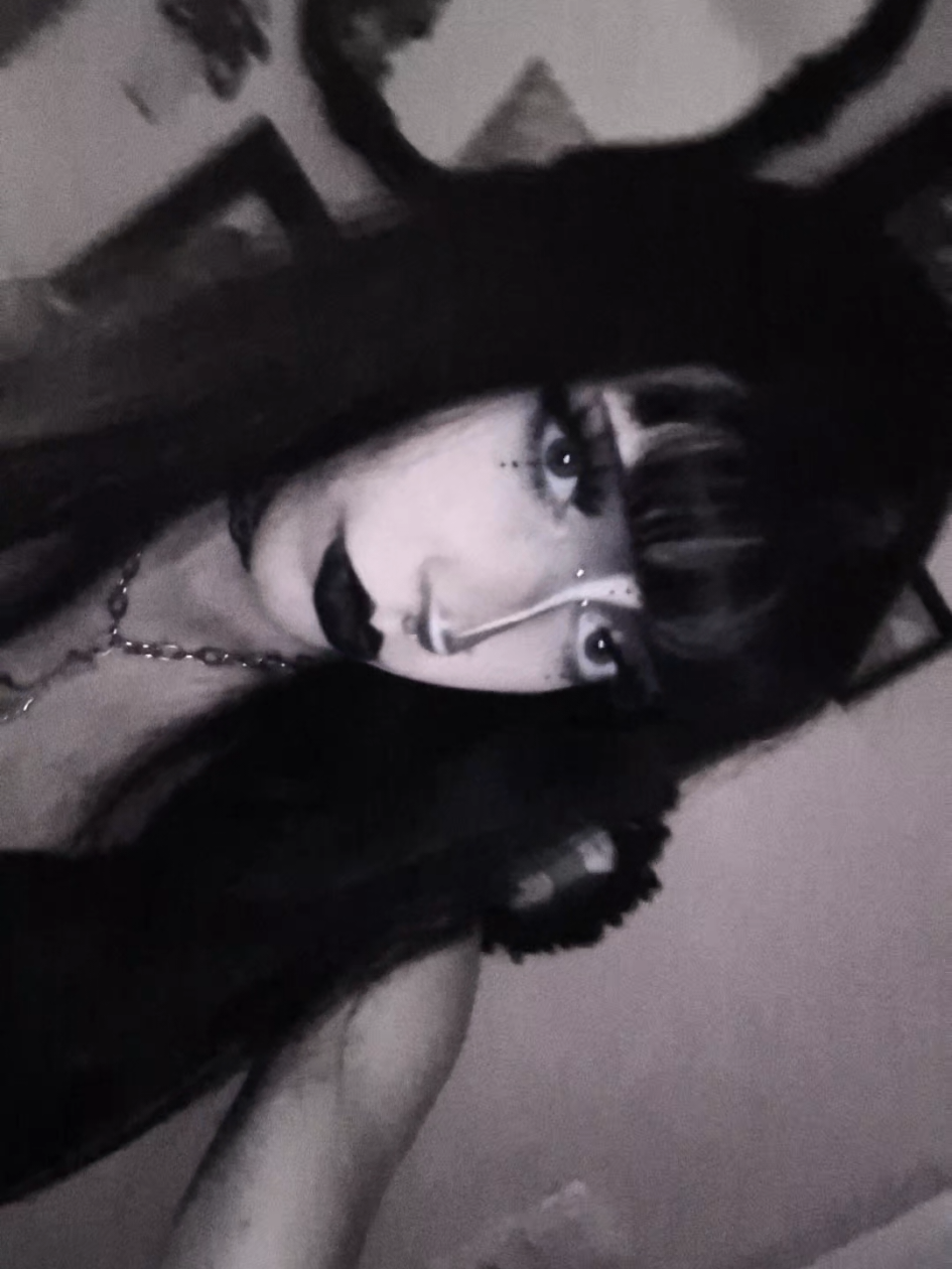 @*✧+*.𝐸𝑚𝑦.*+✧*
