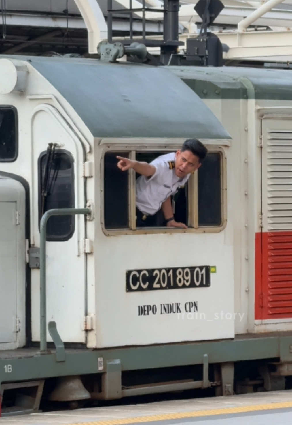 @Train_Story